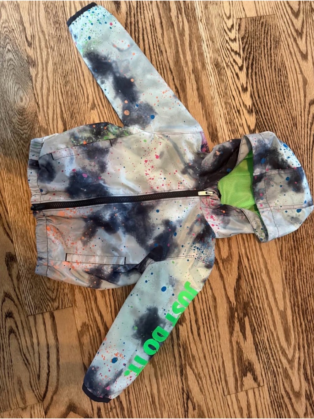 Size 24m wind breaker nike
